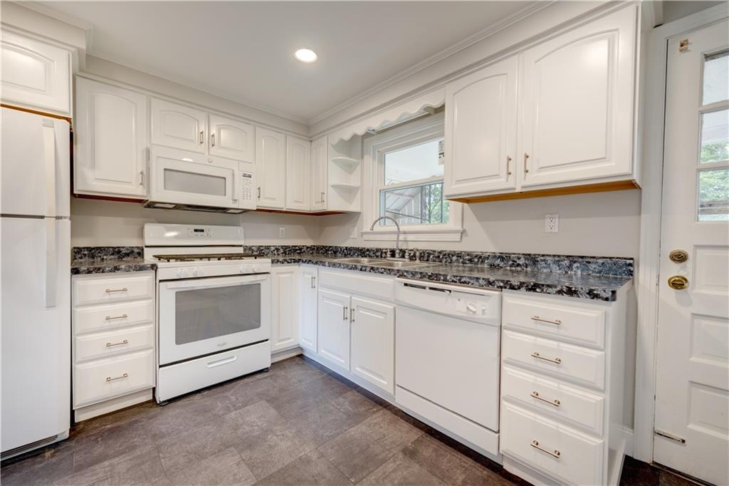 241 Hornaday Road Pittsburgh, PA 15210 - Photo 3 of 20 Gallery Image 3