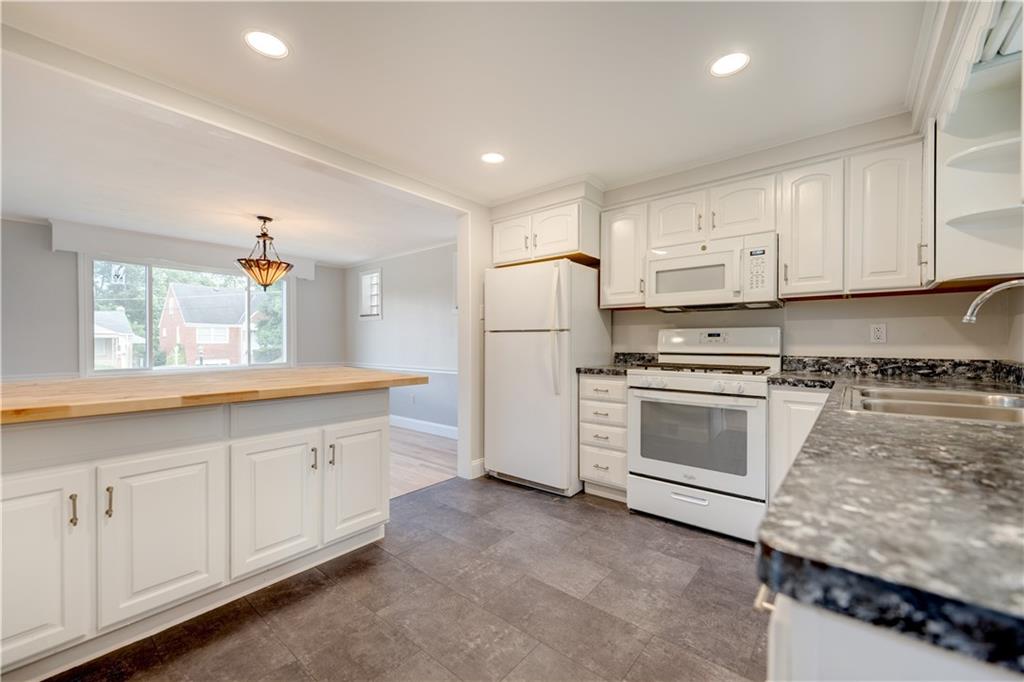 241 Hornaday Road Pittsburgh, PA 15210 - Photo 5 of 20 Gallery Image 5