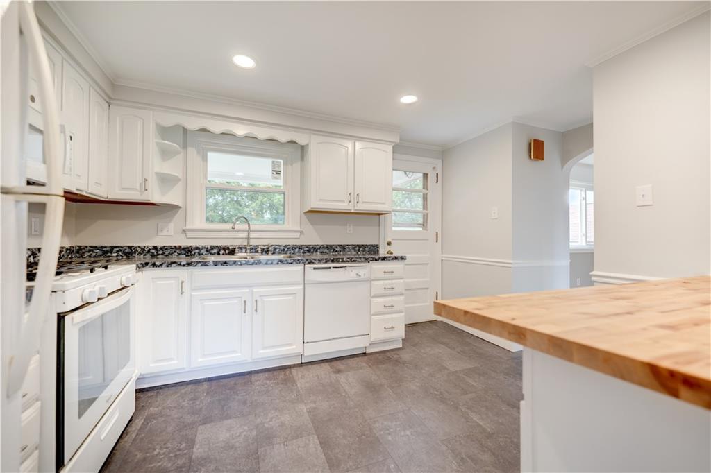 241 Hornaday Road Pittsburgh, PA 15210 - Photo 6 of 20 Gallery Image 6