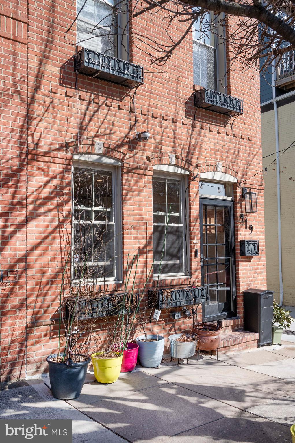 919 South Clinton Street Baltimore, MD 21224 - Photo 1 of 25