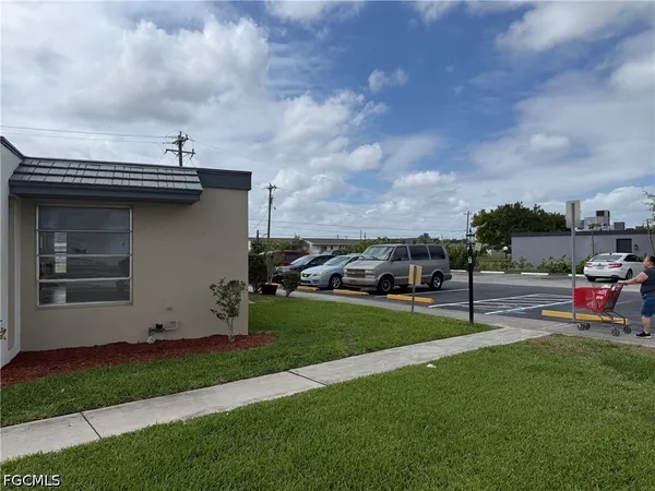 $950 | 1131 South Loop Boulevard, Lehigh Acres, FL 33936