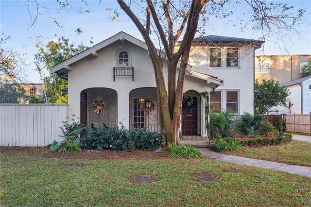 $978,000 | 129 Brockenbraugh Court, Metairie, LA 70005