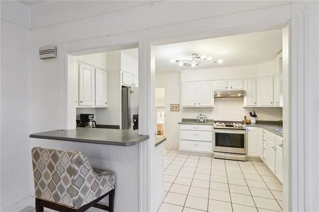 $978,000 | 129 Brockenbraugh Court, Metairie, LA 70005