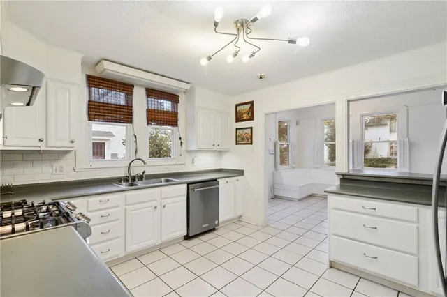 $978,000 | 129 Brockenbraugh Court, Metairie, LA 70005