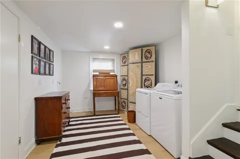 $978,000 | 129 Brockenbraugh Court, Metairie, LA 70005