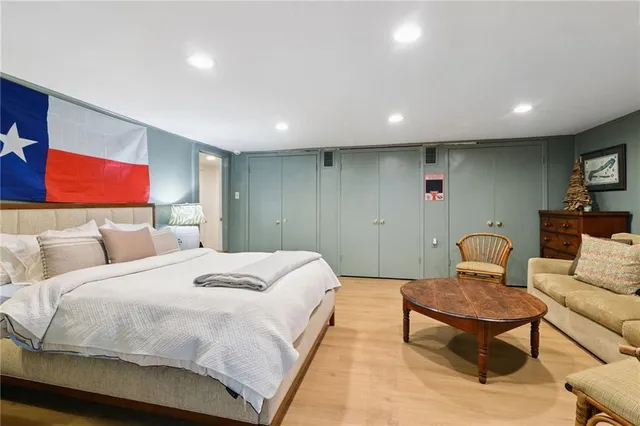 $978,000 | 129 Brockenbraugh Court, Metairie, LA 70005