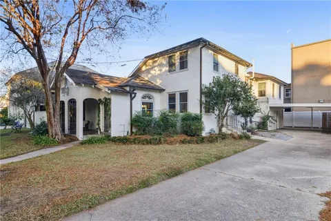 $978,000 | 129 Brockenbraugh Court, Metairie, LA 70005
