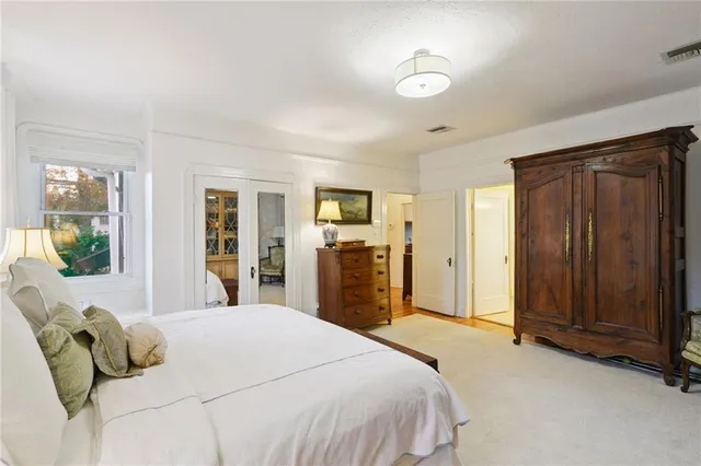 $978,000 | 129 Brockenbraugh Court, Metairie, LA 70005