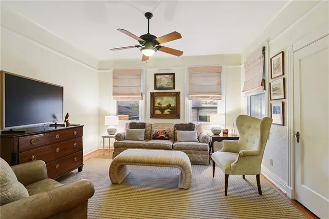 $978,000 | 129 Brockenbraugh Court, Metairie, LA 70005