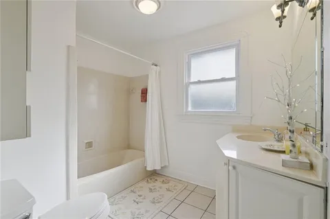 $978,000 | 129 Brockenbraugh Court, Metairie, LA 70005