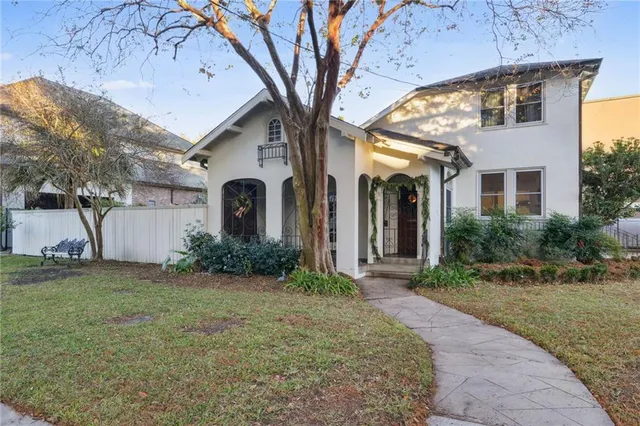 $978,000 | 129 Brockenbraugh Court, Metairie, LA 70005