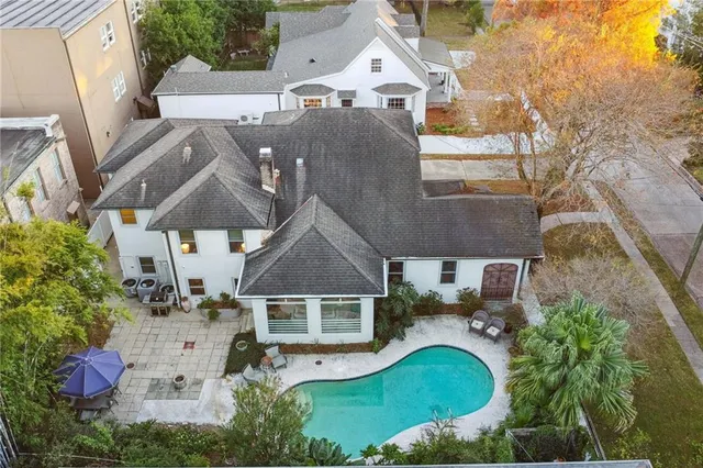 $978,000 | 129 Brockenbraugh Court, Metairie, LA 70005