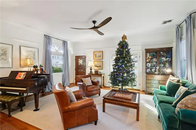 $978,000 | 129 Brockenbraugh Court, Metairie, LA 70005