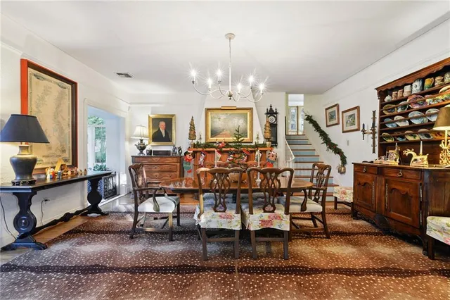 $978,000 | 129 Brockenbraugh Court, Metairie, LA 70005