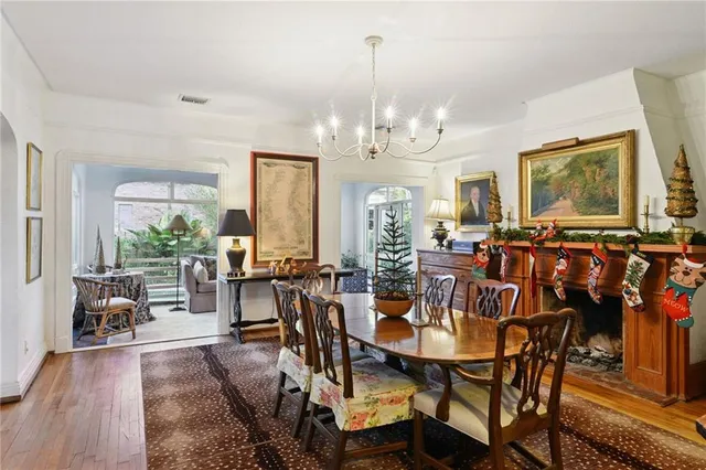 $978,000 | 129 Brockenbraugh Court, Metairie, LA 70005