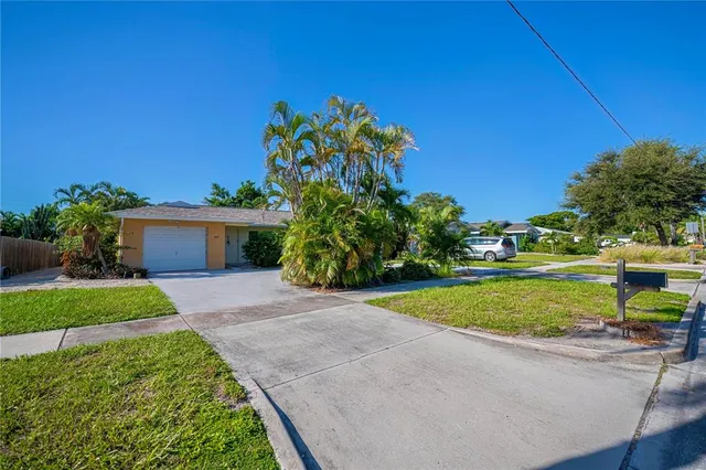 $698,900 | 237 San Marco Drive, Venice, FL 34285