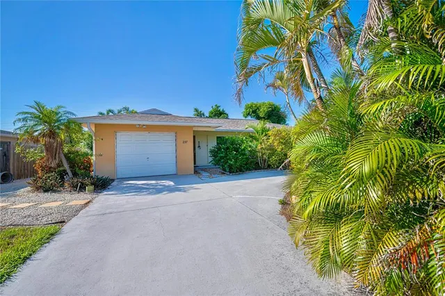 $698,900 | 237 San Marco Drive, Venice, FL 34285
