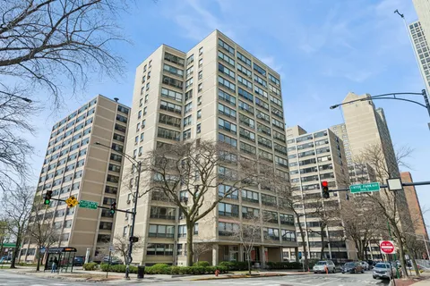 $185,000 | 5050 South East End Avenue, Unit 8D, Chicago, IL 60615