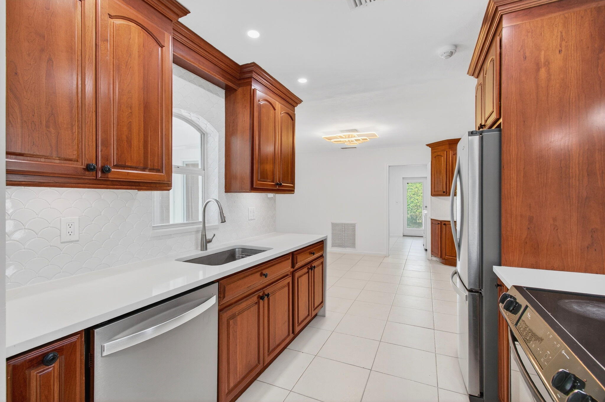 699 Northwest 16th Avenue Boca Raton, FL 33486 - Photo 10 of 46 699 NW 16th Ave, Boca Raton, FL 33486 (2