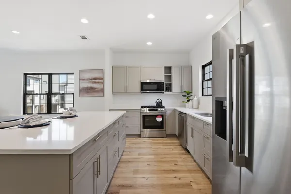 $333,000 | 11930 South Hoa Sen Circle, Houston, TX 77072