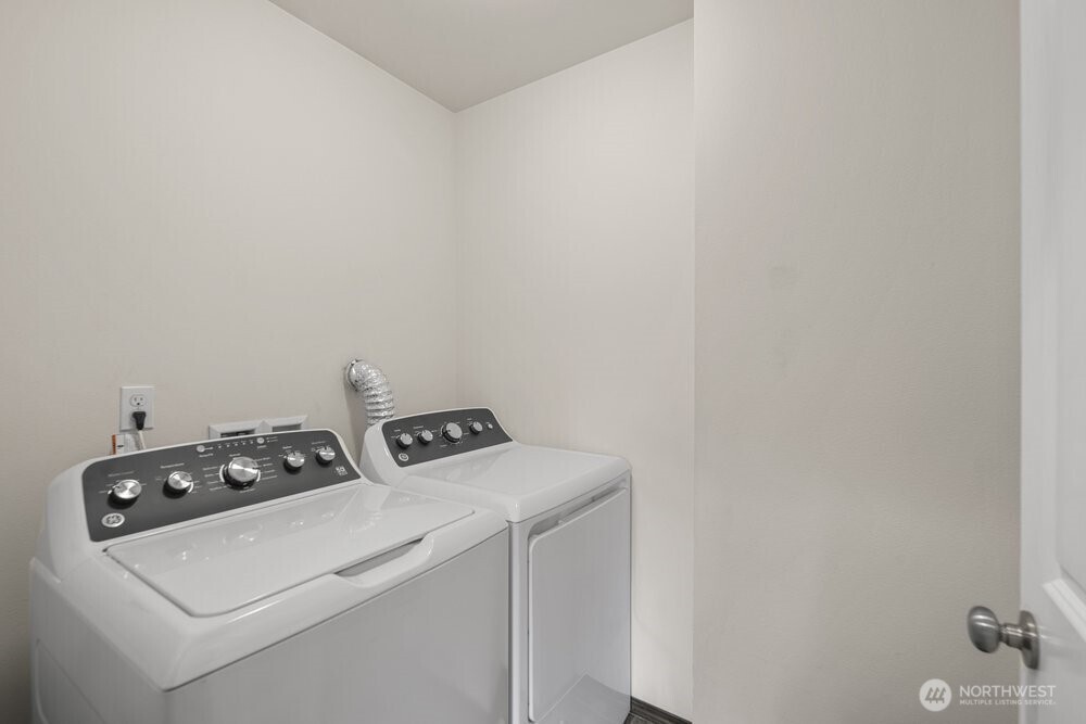 1152 Johnson Street Monroe, WA 98272 - Photo 29 of 38 a utility room with dryer and washer