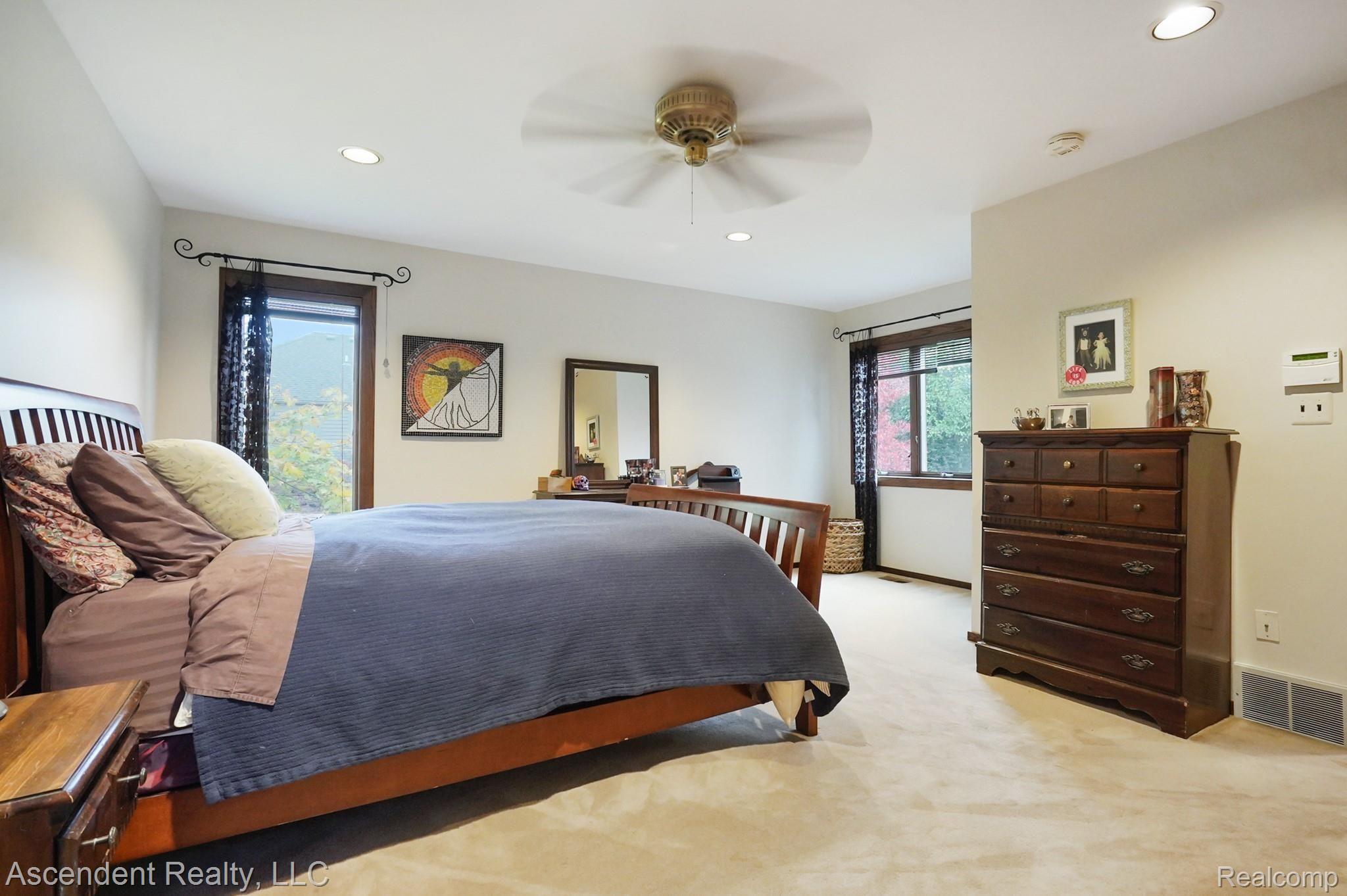 3075 Walnut Lake Road West Bloomfield, MI 48322 - Photo 21 of 39 Master bedroom view 2