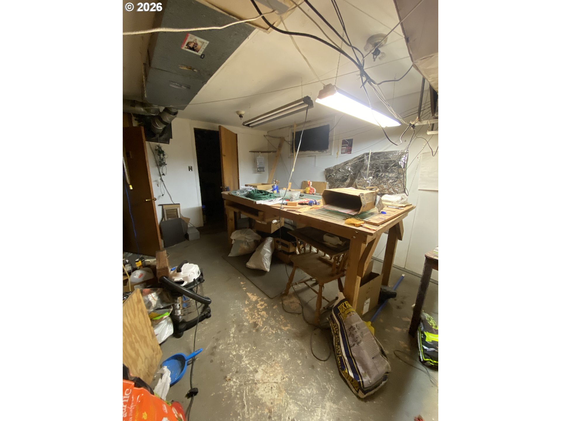 101 Northwest 107th Street Vancouver, WA 98685 - Photo 18 of 27 a view of a workspace with furniture