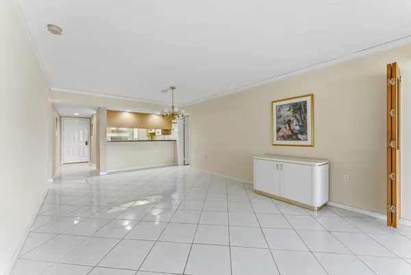 $249,900 | 6217 Balboa Circle, Unit 106, Boca Raton, FL 33433