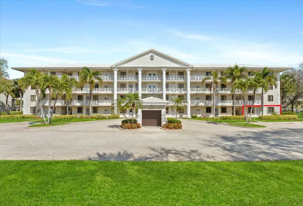 $249,900 | 6217 Balboa Circle, Unit 106, Boca Raton, FL 33433