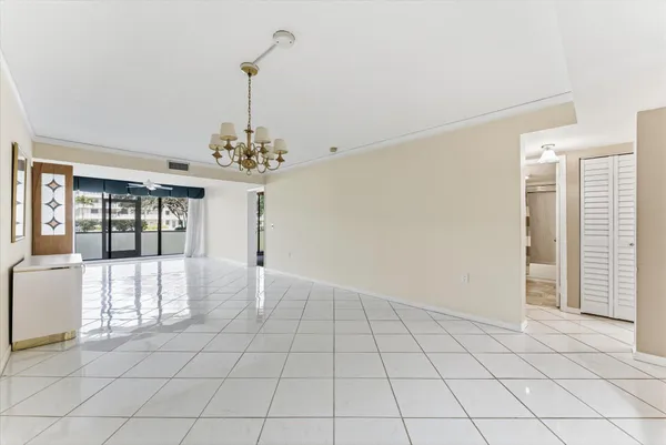 $249,900 | 6217 Balboa Circle, Unit 106, Boca Raton, FL 33433