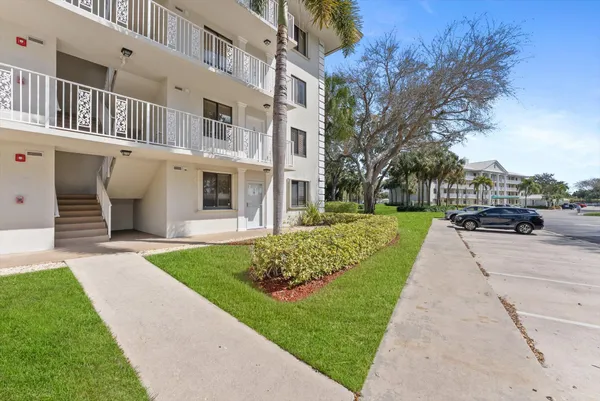 $249,900 | 6217 Balboa Circle, Unit 106, Boca Raton, FL 33433