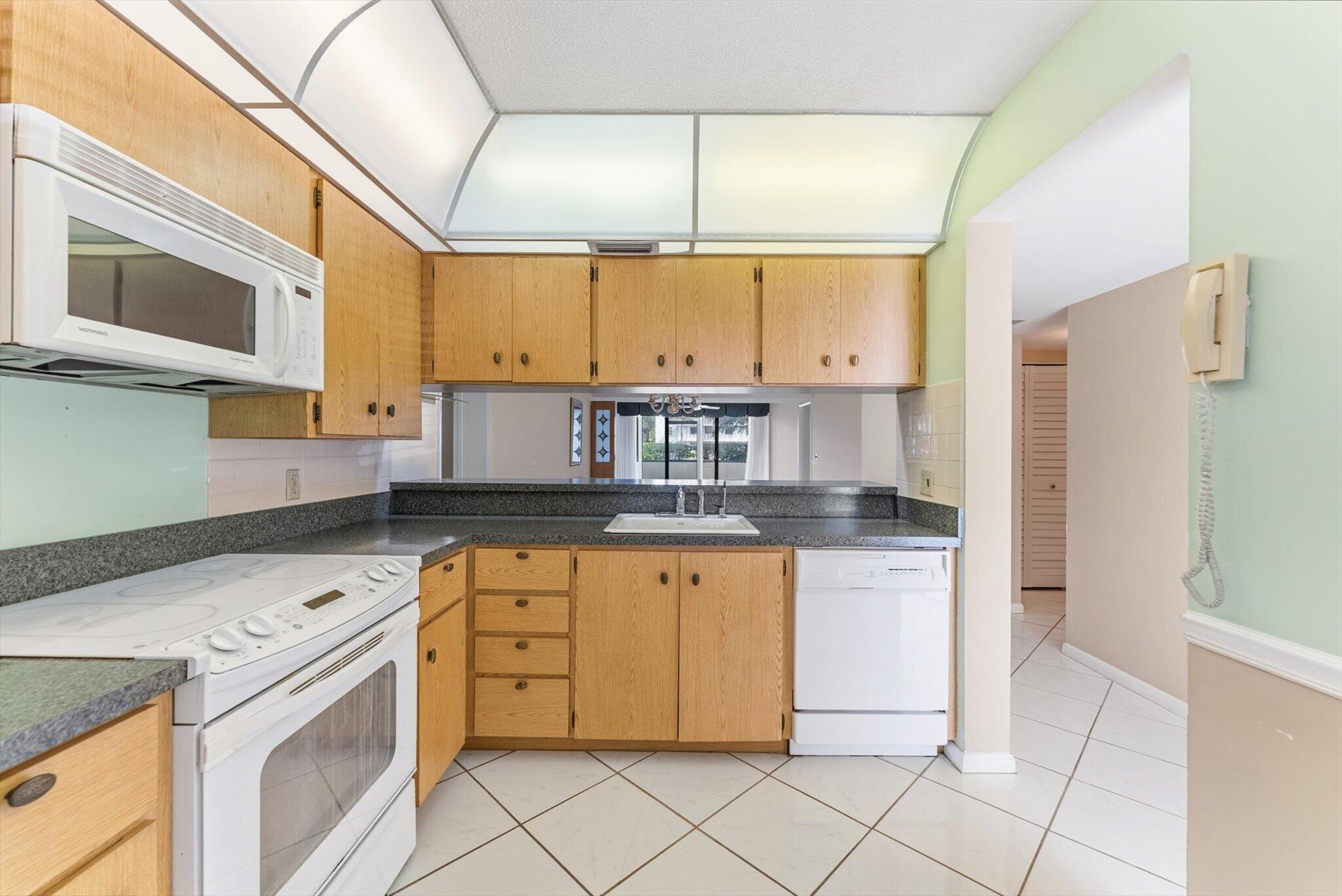 6217 Balboa Circle, Unit 106 Boca Raton, FL 33433 - Photo 9 of 49 07-7