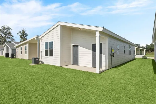 $220,000 | 2817 Live Oak Drive, Gretna, LA 70056