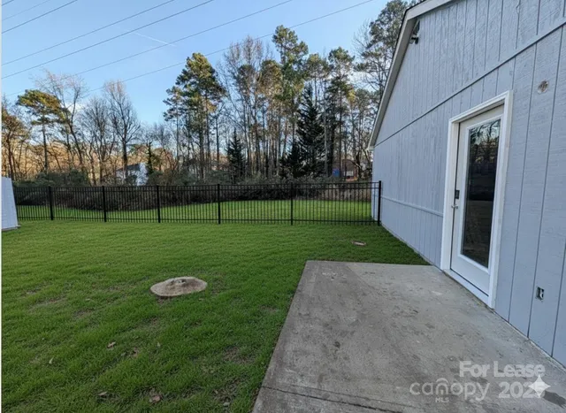 $1,945 | 3211 Winding Trail, Unit 2, Matthews, NC 28105