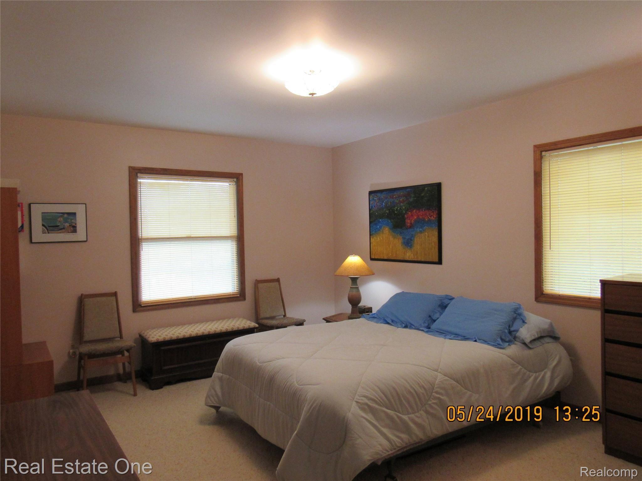 384 Nakomis Road Lake Orion, MI 48362 - Photo 52 of 77 Bedroom #4 with adjoining full bath