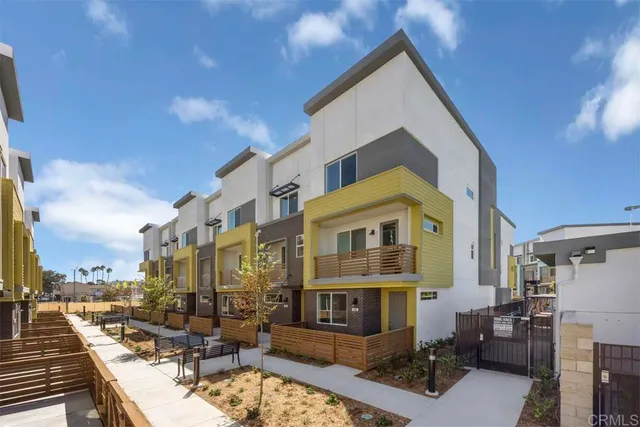 $733,432 | 520 Cobblestone Court, El Cajon, CA 92020