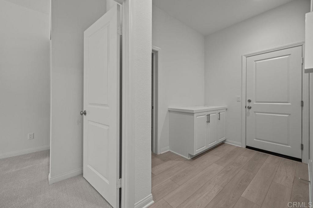 520 Cobblestone Court El Cajon, CA 92020 - Photo 7 of 24 a view of an empty room