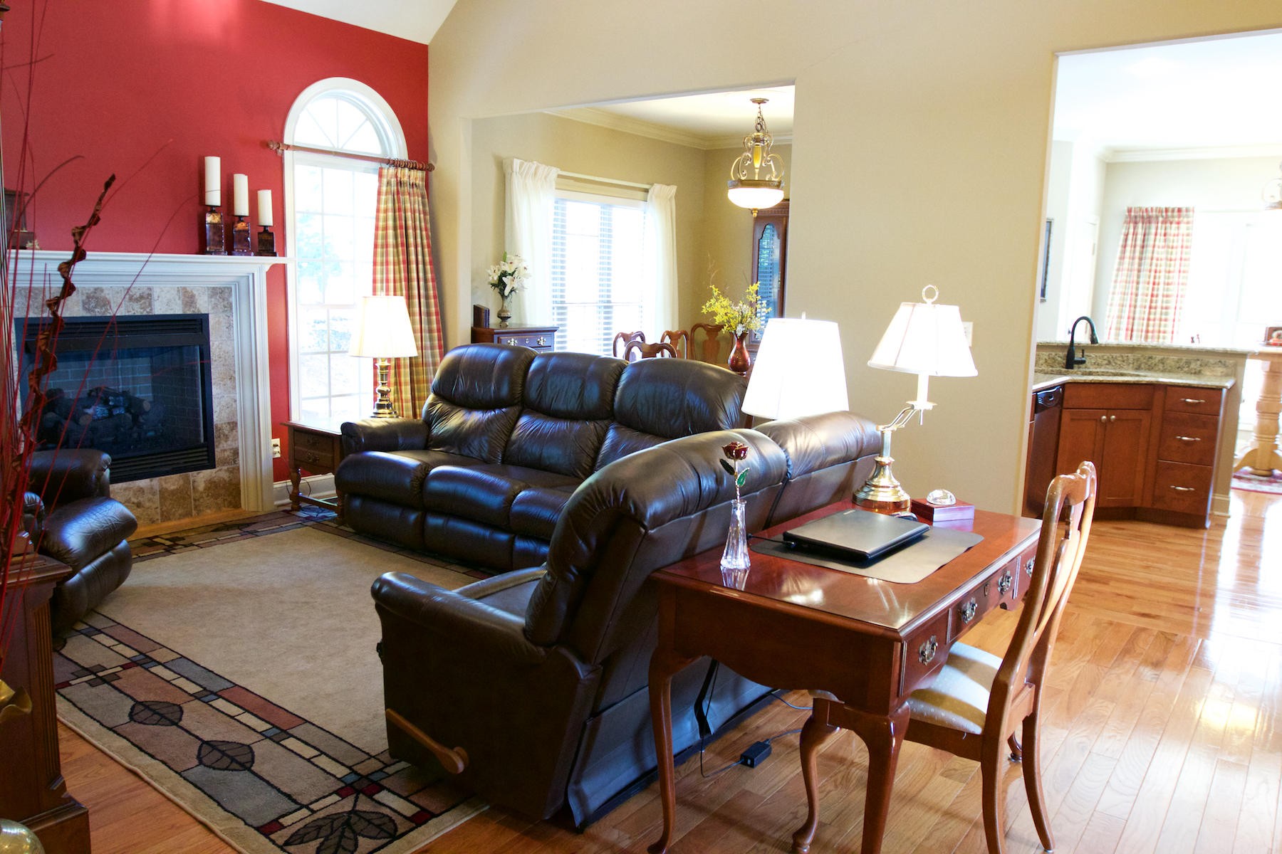 113 Crossroads Boulevard Oak Ridge, TN 37830 - Photo 5 of 24 a living room with furniture and a fireplace