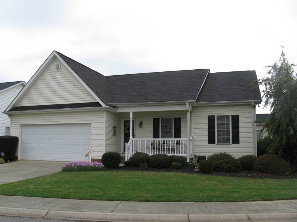 141 Elliott Circle Anderson, SC 29621 - Photo 1 of 20
