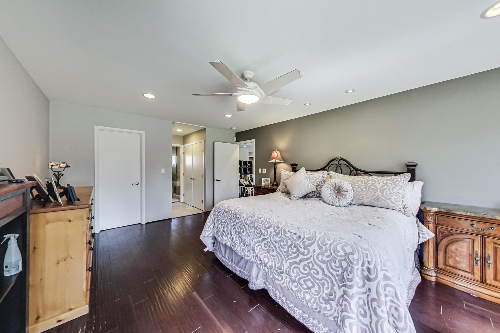 331 Milford Road Deerfield, IL 60015 - Photo 14 of 32