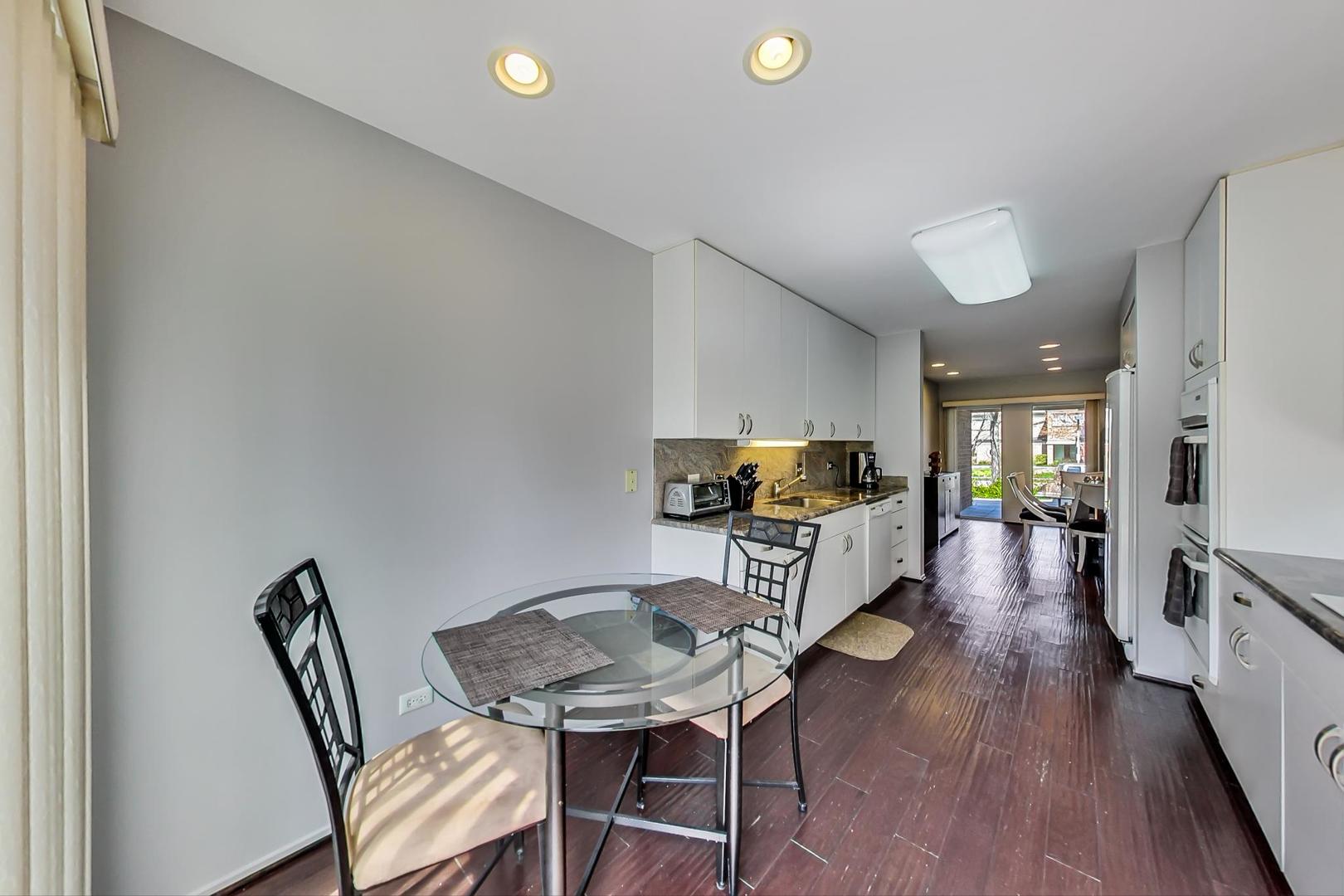 331 Milford Road Deerfield, IL 60015 - Photo 10 of 32