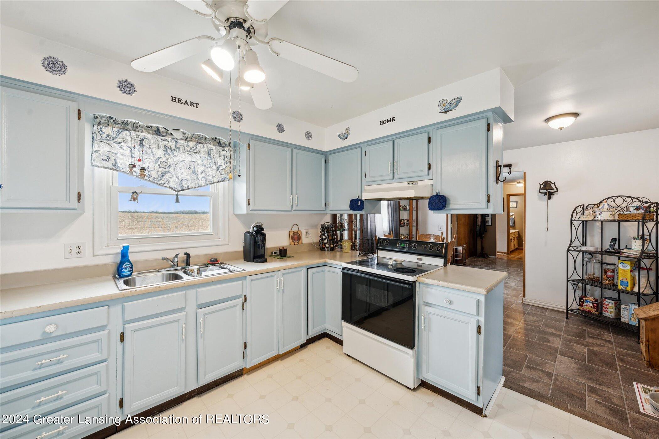 1810 West Jason Road Dewitt, MI 48820 - Photo 11 of 50 11-1810-W-Jason-Rd-DeWitt-MI-48820-Windo