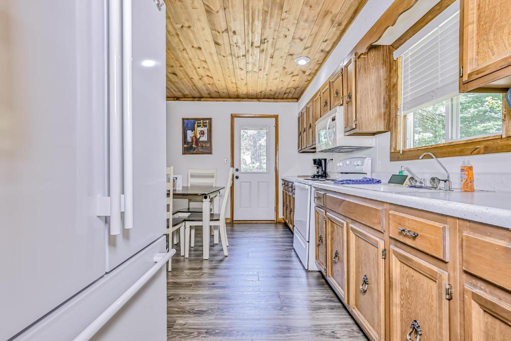 6464 East Big Lake Loop Road Three Lakes, WI 54562 - Photo 10 of 26 Gallery Image 10
