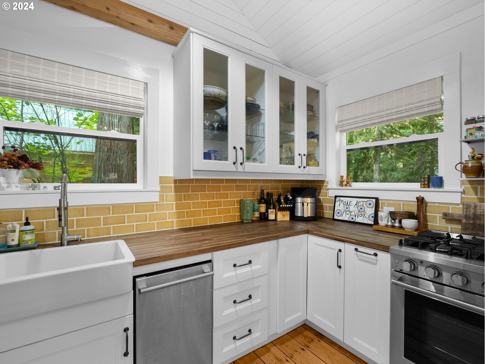 69368 East Island Road Welches, OR 97067 - Photo 12 of 48 Gallery Image 12