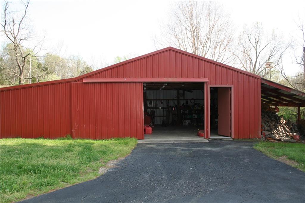 9044 Grandview Road Columbus, IN 47201 - Photo 16 of 17