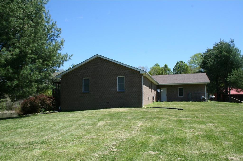 9044 Grandview Road Columbus, IN 47201 - Photo 4 of 17