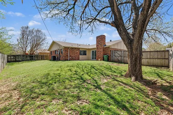 $325,000 | 2312 Chinaberry Drive, Bedford, TX 76021
