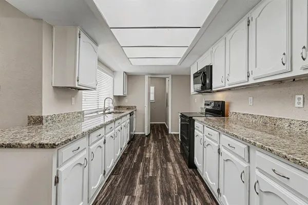 $325,000 | 2312 Chinaberry Drive, Bedford, TX 76021