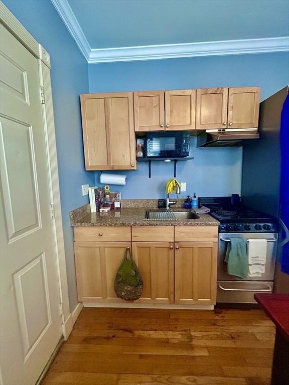 27 Anderson Street, Unit 1 Boston, MA 02114 - Photo 3 of 8