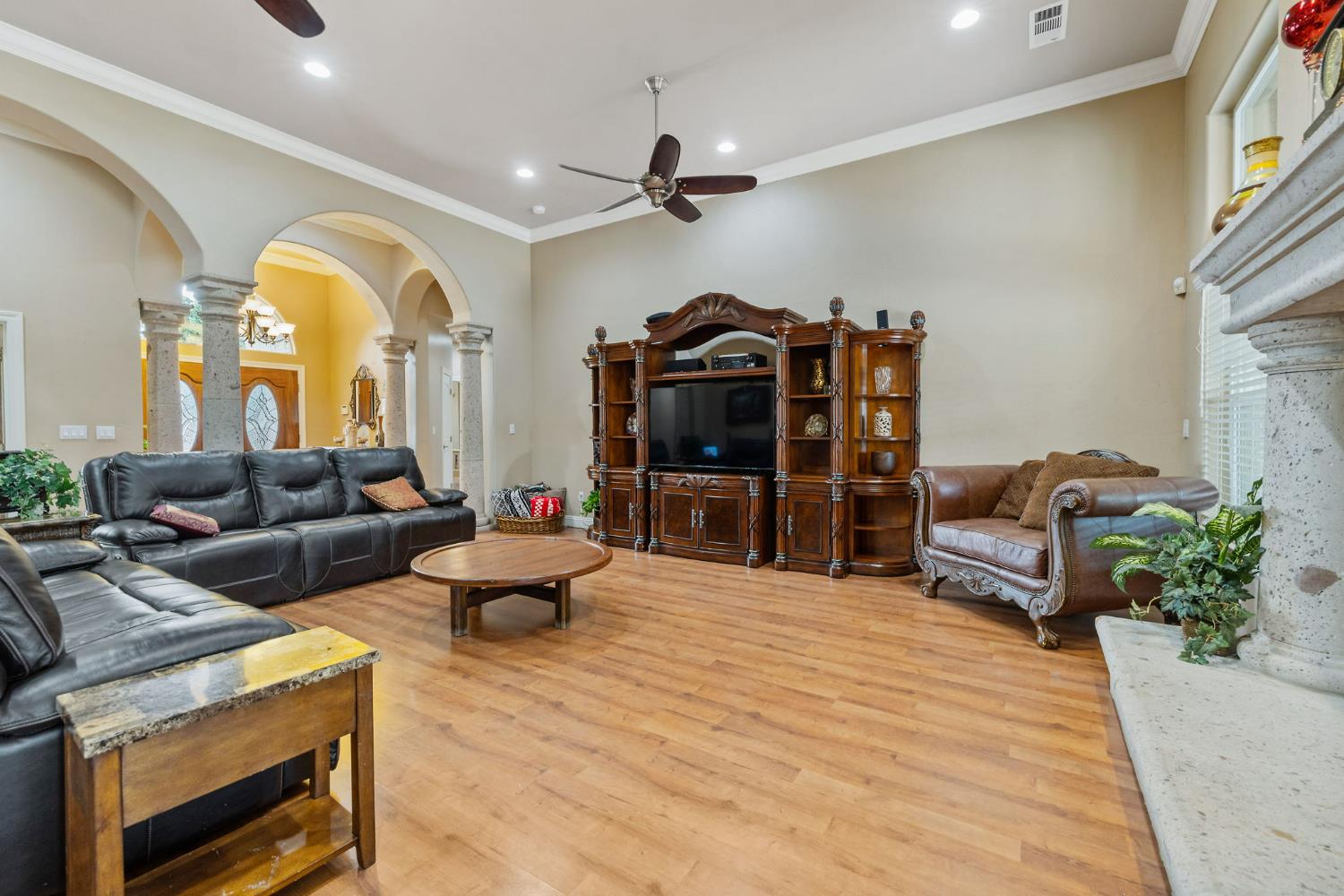 1928 South Shirk Road Visalia, CA 93277 - Photo 14 of 98 Gallery Image 14
